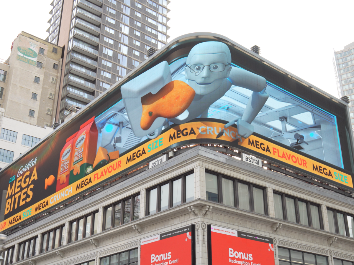 Goldfish 3D Forced Perspective DOOH Advertisement